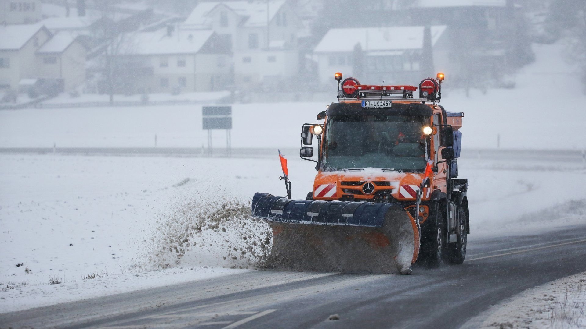 Schnee stellt Autofahrer im Wolfhager Land vor Probleme