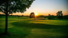 Grün ist die dominierende Farbe rund ums Fürstliche Golf-Resort in Bad Waldsee. Besonders schön anzusehen bei Sonnenuntergang.
