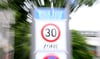  Tempo 30 wird in allen Wohngebieten Heroldstatts eingeführt.