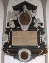  Das riesige Epiataph für Ignatius Desiderius von Peutingen in der Liebfrauenkapelle des Kreuzgangs der Basilika Ellwangen.