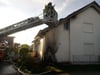  Die Feuerwehr löschte am Sonntagmorgen einen Dachstuhlbrand in Oberhöfen.