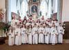  17 Kinder haben am Sonntag, 5. Mai, in der Deuchelrieder Petruskirche das Sakrament der Heiligen Erstkommunion empfangen.