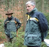   Stadtförster Johannes Merta (links) und Bernhard Dingler, Leiter der Außenstelle Leutkirch des Forstamts Ravensburg, bei der Waldbegehung.