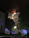  Das Hochhaus am Ravensburger Goetheplatz in Flammen: Die Feuerwehr löste in der Nacht zum 12. Mai Großalarm aus.