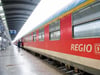 Ein Regionalzug der Deutschen Bahn: Der Konzern will sich bei Ausschreibungen Regionalverkehre zurückholen. Foto: Daniel Bockwoldt