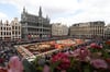 
 Alle zwei Jahre gestalten Freiwillige die Grand’Place in Brüssel zu einem Blumenteppich um – das Foto entstand im August diesen Jahres. Die Grand’Place ist das Herz der belgischen Hauptstadt und Anziehungspunkt für Touristen. 
