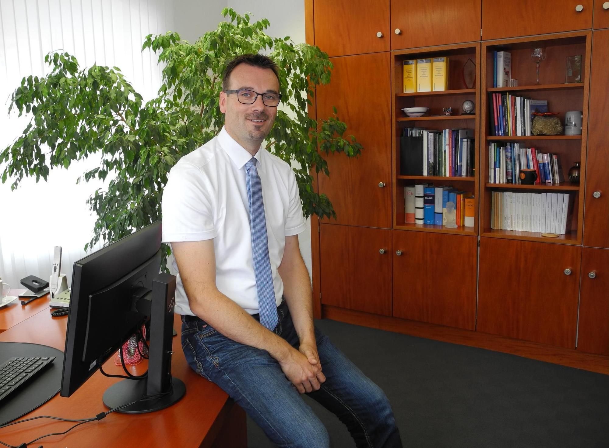 Dres. Thomas Dambacher Und Klaus Krbek-weingarten Erster Arbeitstag für Ellwangens OB Dambacher