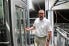 „Die Front des Aufzugs muss erneuert werden“, berichtet Norbert Schültke vom Stadtwerk am See zum Stand der Renovierungsarbeiten.
