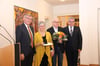 Oberbürgermeister Michael Beck, Ulrike Martin und Helmut Martin sowie Justizminister Guido Wolf, der die Medaille im Namen des Landes überreichte.