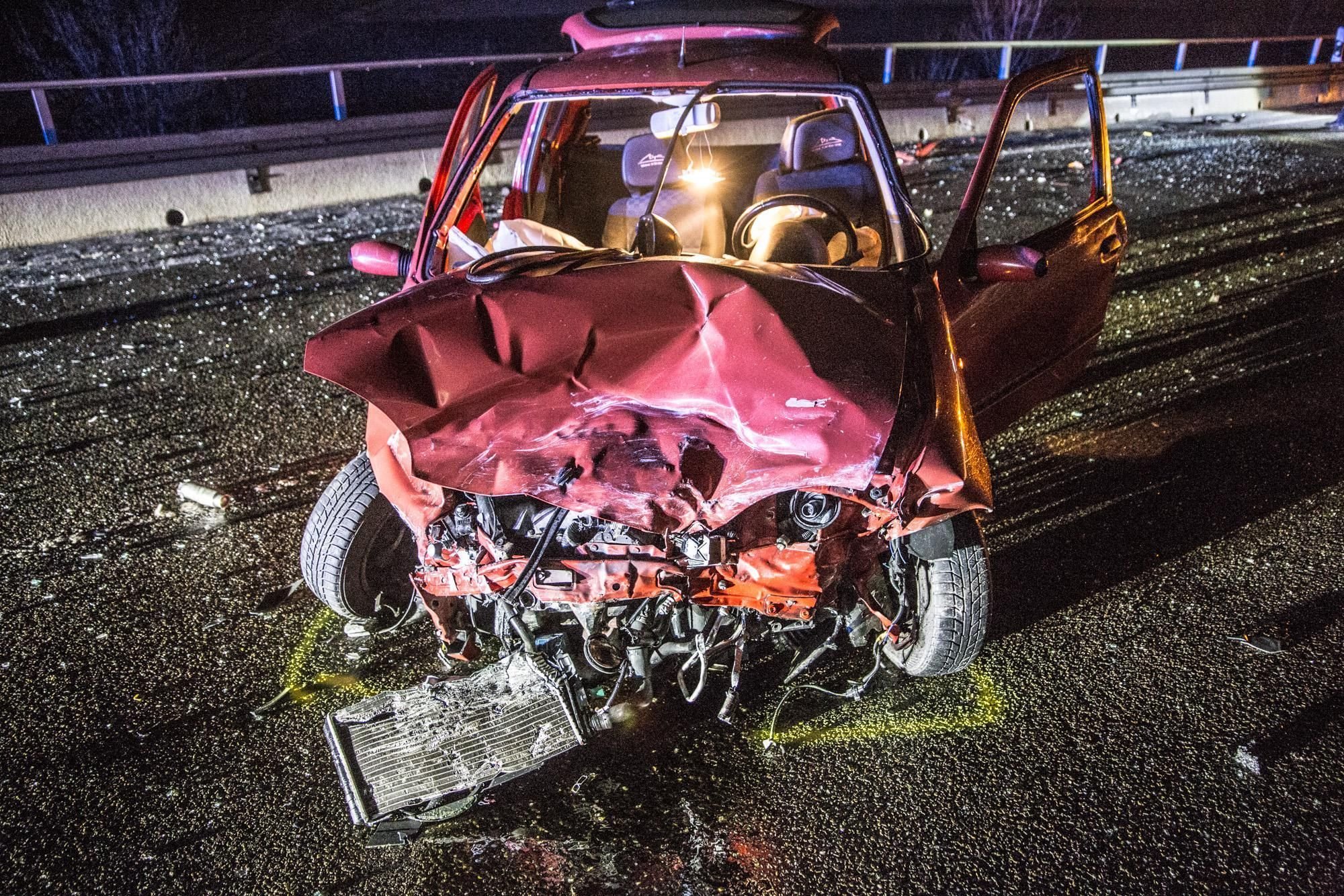 Schwerer Unfall Auf Der B19: Fünf Menschen Werden Verletzt