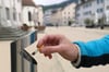  Neue Aschenbecher hat die Stadt Bregenz im öffentlichen Raum angebracht. Die Idee scheint sich auszuzahlen.