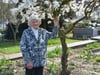  Ihr großer Garten bereitet Gertrud Hartmann viel Freude.