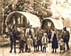 Jenische sind eine unbekannte Minderheit. Ihr widmet das Freilandmuseum Wackershofen am Sonntag, 189. August, einen Kultur- und Begegnungstag. Das Bild zeigt jenische Händler aus Matzenbach in den Zwanziger Jahren.