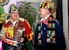 Der Alemannische Narrenring ernennt Oberbürgermeister Andreas Brand und Landrat Lothar Wölfle (von links) zu Ehrennarren.