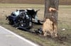  Ein tödlicher Unfall hat sich am Dienstagmittag zwischen Heubach und Bartholomä ereignet. Der Fahrer war nicht angeschnallt und prallte gegen einen Baum.