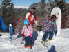  Im Ski-Kindergarten Nani-Land lernen die Jüngsten ihre ersten Schwünge.