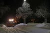Kempten: Ein Räumfahrzeug befreit die Straßen nahe des Bahnhofes vom Schnee.