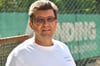 „Auf unsere Anlage sind wir schon stolz“: Peter Koßmann leitet den Tennisclub Mietingen. 
