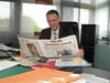 
Zum Arbeitsbeginn am Morgen die Schwäbische Zeitung: Gerne wirft Bürgermeister Ulrich Oberdorfer einen Blick in die SZ, um die neuesten Nachrichten aus der Region zu erfahren. Heute ist er auf den Tag genau 100 Tage als Bürgermeister der Gemeinde Her