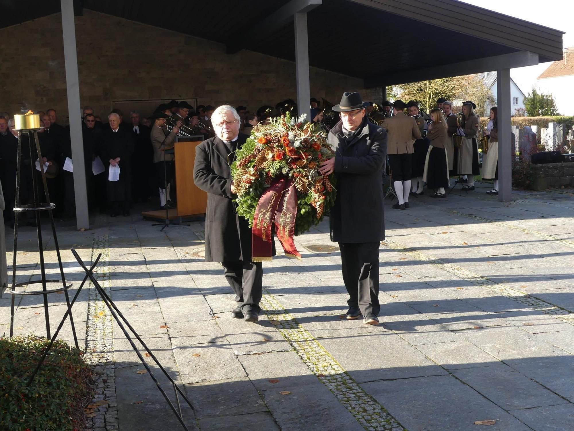 Rottenacker Gedenkt Der Opfer Von Krieg Und Gewalt