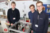 Niels Fenkl (von links), Matthias Schmidt und Mathis Salmen wollen an ihrem 3-D-Drucker nach „Jugend forscht“ noch weiter tüfteln.