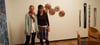 Zwei erfolgreiche Künstlerinnen, Angelika Brackrock (links) und Sonia Steidle, zeigen ihr Schaffen einen Monat lang im Barocksaal im Vorderen Schloss.
