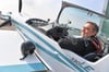 
Bei diesem E-Flugzeug hört man vom Motor so gut wie nichts: Pilot Walter Kampsmann in seiner Siemens Extra 330LE. 
