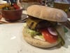 Für den großen Burger-Hunger gibt’s im Qmuh verschiedene Varianten, wie etwa den Cheeseburger in veritabler Größe.