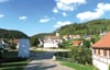 
Reichenbach bietet ein eindrucksvolles Ortsbild. 1992 gewann die Gemeinde den Kreisentscheid „Unser Dorf soll schöner werden“.

