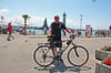 Nach zehn Jahren kommt Heinz Seemann wieder in Lindau an. Er hat mit seinem Fahrrad ganz Deutschland umrundet.