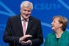 Applaus statt Abkanzeln: Angela Merkel und Horst Seehofer auf dem CSU-Parteitag.