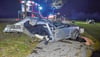 
In zwei Teile zerrissen wurde dieser BMW bei einem schweren Unfall am Sonntagmorgen bei Langenau.
