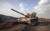 
Bei der Offensive „Olivenzweig“ überfahren türkische Panzer die Grenze zu Syrien. 
