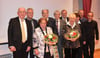 Der stellvertretende Vorsitzende Eberhard Fritz (links) mit Gründungs- und Vorstandsmitgliedern des Vereins.