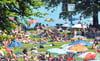 Das Strandbad Friedrichshafen kostet derzeit für einen Erwachsenen pro Tag 1,60 Euro Eintritt. Bis 2021 könnte der Preis bei 2,30 Euro für einen Tag liegen.