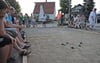 
Wurfpräzision mit den Metallkugeln ist beim Boccia-Nightcup auf dem Alfons-Auer-Platz in Schönebürg am Samstag wieder gefragt. Das Bild entstand bei der fünften Auflage 2013. 
