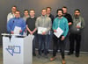 
Zu den Lob- und Preisträgern der Elektronikschule Tettnang gehören insgesamt neun Schüler, die ihre Ausbildung verkürzt nach zweieinhalb Jahren abschließen.

