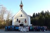 
Eine Wallfahrt zur Sebastianskapelle mit anschließendem Gottesdienst haben die Haidgauer Musiker am vergangenen Samstag unternommen. Mehr als 100 Personen nahmen daran teil und baten um Beistand von oben und gutes Wetter während des Kreismusikfests.
