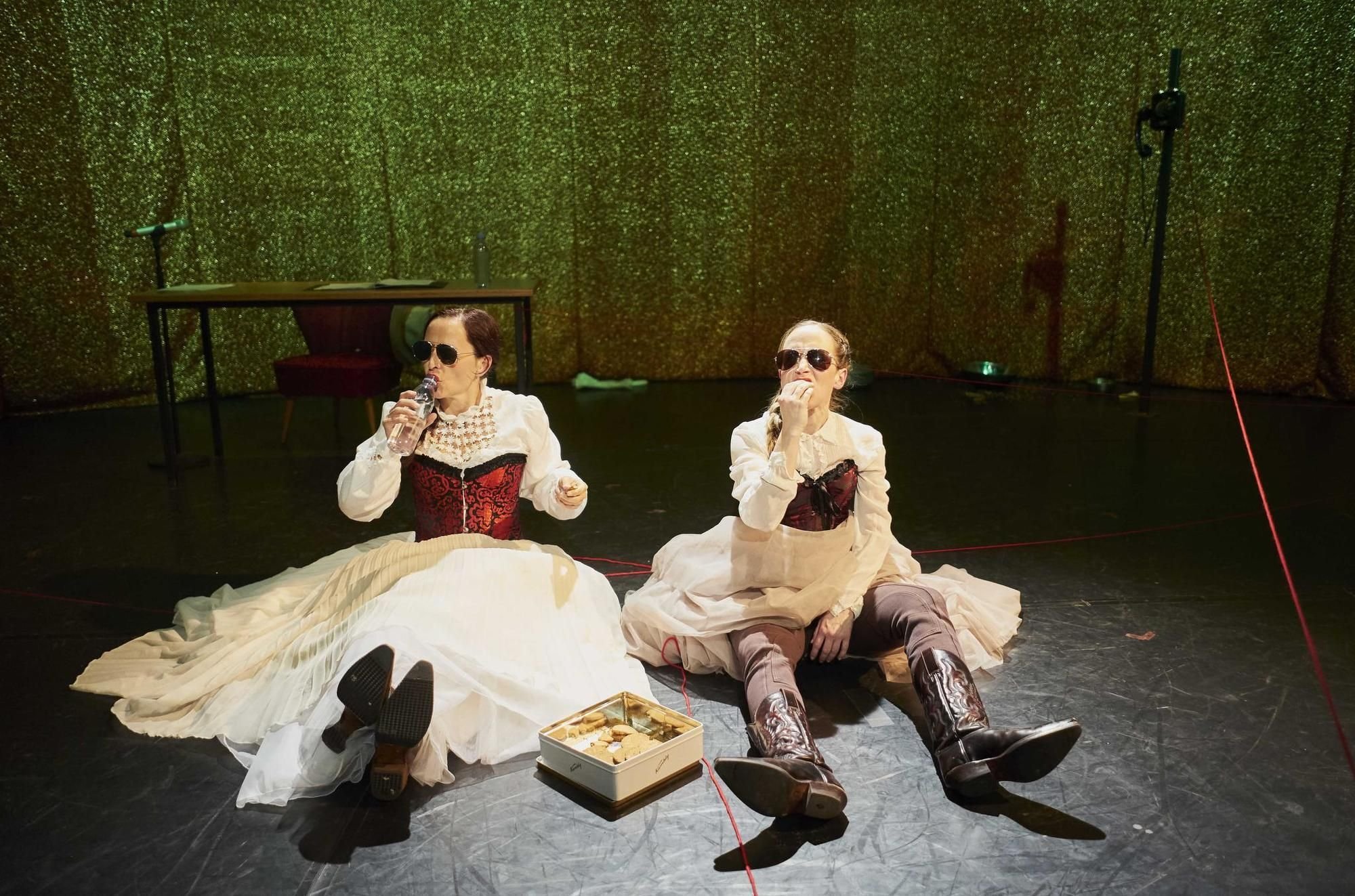 Theaterkritik: „Rut“ von Christoph Nix in Konstanz