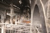 
Verrußte Gewölbe, ein zerschossener Altar, ein verwüsteter Innenraum: In der Kathedrale von Karakosch in der Ninive-Ebene hat die Terrormiliz IS alle christlichen Symbole zerstört. Ob sich das christliche Leben in der Ninive-Ebene wieder entwickelt,