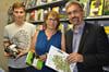 
Die Verlegerfamilie blickt auf 30 Jahre Literatur aus dem Hause Gmeiner zurück (von links): Florian, Angelika und Armin Gmeiner.
