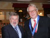 „Rotary-Präsident im Vorruhestand“, Karl-Heinz Birzer (links) übergibt die Amtsgeschäft an seinen Nachfolger Holger Burmester.
