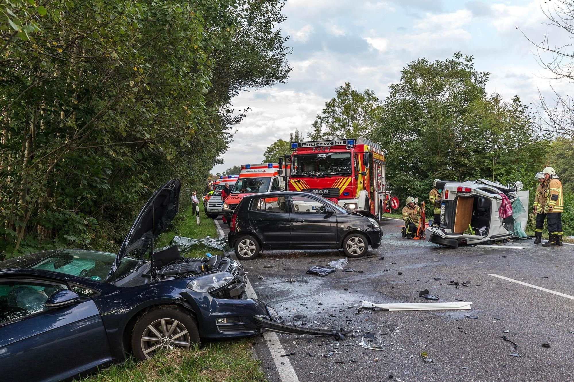 Vier Verletzte Nach Schwerem Unfall Auf Der B31