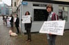 
Rund 20 Aktivisten protestierten für die Tierrechtsorganisation Ariwa in der Reichsstädter Straße Aalen für eine vegane Lebensweise.
