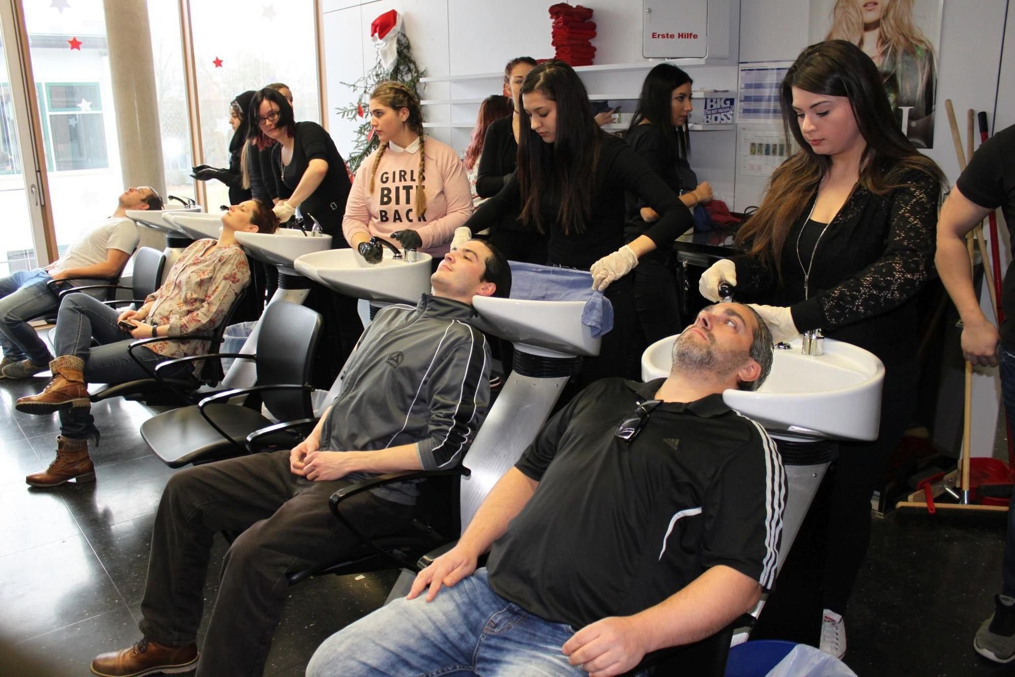 Waschen, Schneiden, Föhnen für den guten Zweck