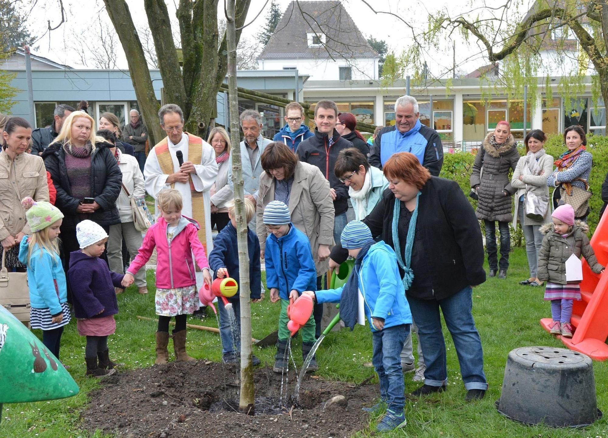 Kirchengemeinde weiht Kindergarten ein