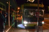 
Nacht für Nacht kontrollieren Lindauer Fahnder Fernbusse. Oft finden erwischen sie darin Sozialbetrüger. 
