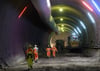 
Ein Tunnel kann auf zwei Arten gebaut werden: entweder konventionell (also baggern und sprengen) oder mithilfe einer Tunnelbohrmaschine.
