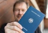 Reichsbürger haben teils falsche Ausweispapiere und fordern vom Landratsamt Dokumente des Herzogtums Baden oder des Königreichs Württembergs. 