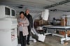 
Monika und Horst Blaser in ihrer Garage in Gaisbeuren.
